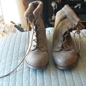 Gray boots with heel